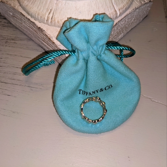 Tiffany & Co. Ring, Size 6, Sterling Silver - Picture 5 of 9